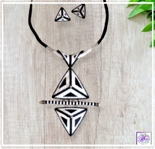 Delica Beaded Black and White Triangle Necklace Se