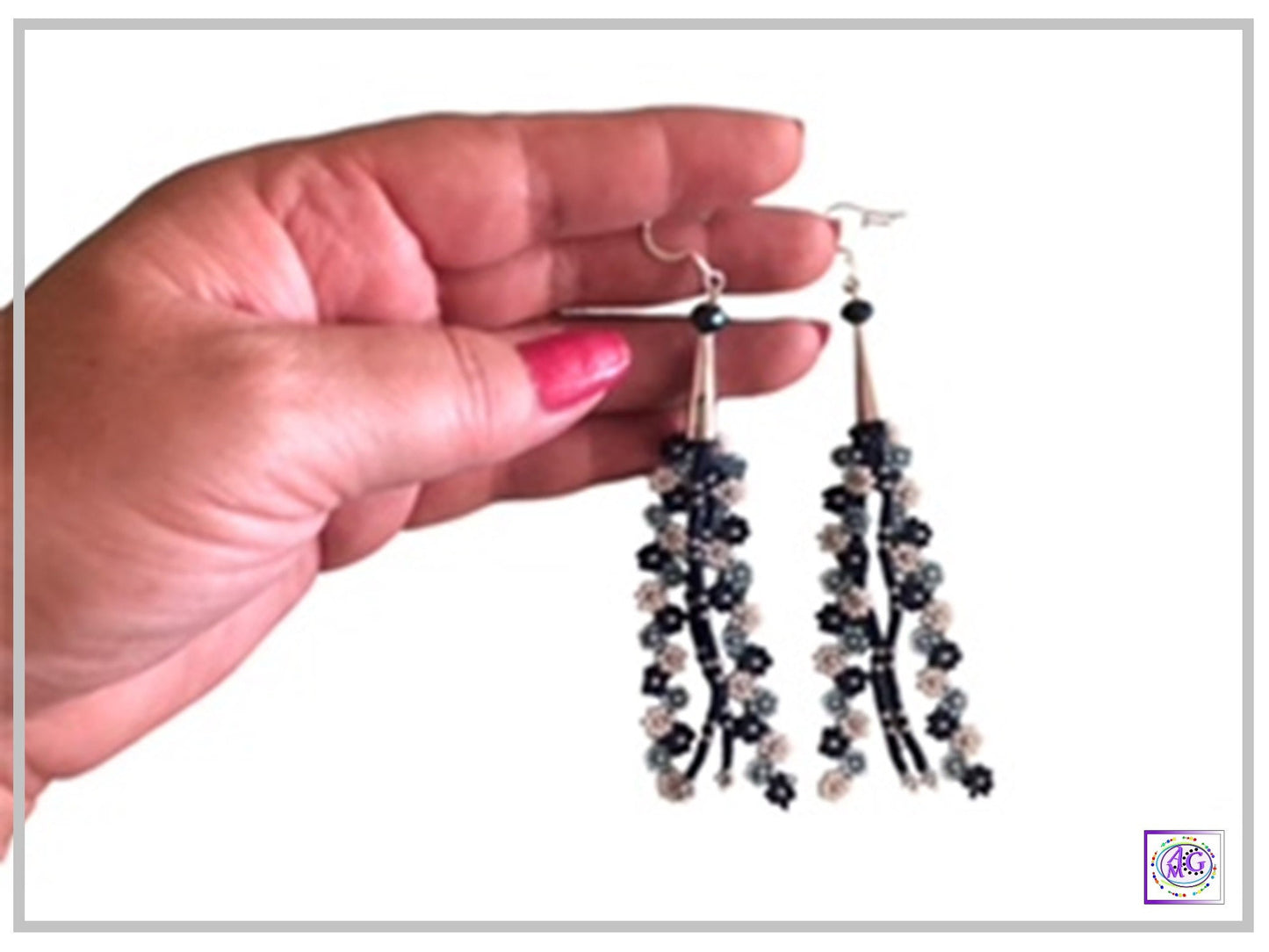 Black and White Beaded Daisy Flower Earrings