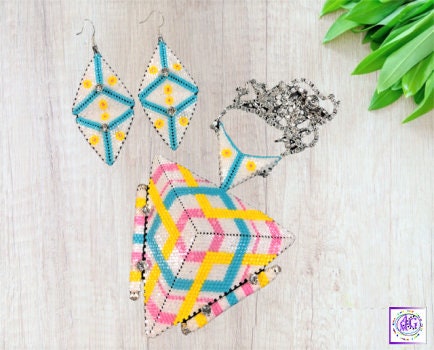 Beaded Triangle Necklace Set with Geometric Design (White)