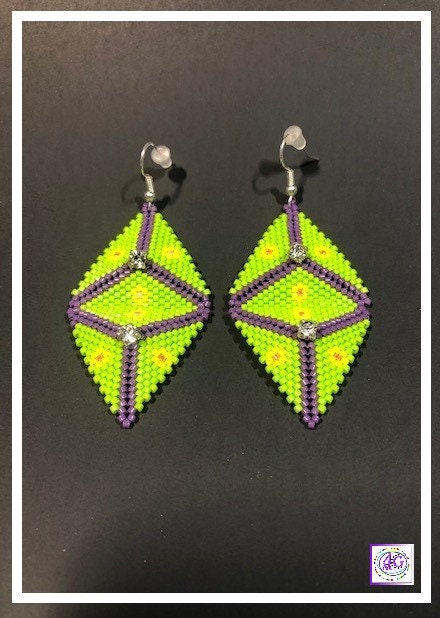 Beaded Triangle Necklace Set with Geometric Design (Lime Green)